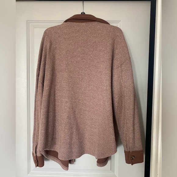 shacket - Picture 2 of 2